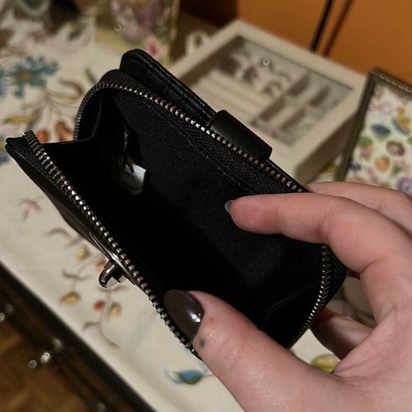 Guess Black And Silver Small Wallet - Picture 4 of 6